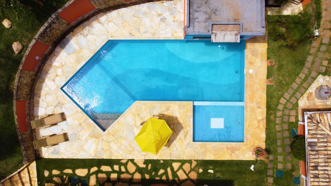 Belíssima Casa Com Extensa área Externa - Piscina, Sauna, Churrasqueira E Campo De Futebol - Com 5 Suítes E A 500 Metros Da Rua Pedras Búzios