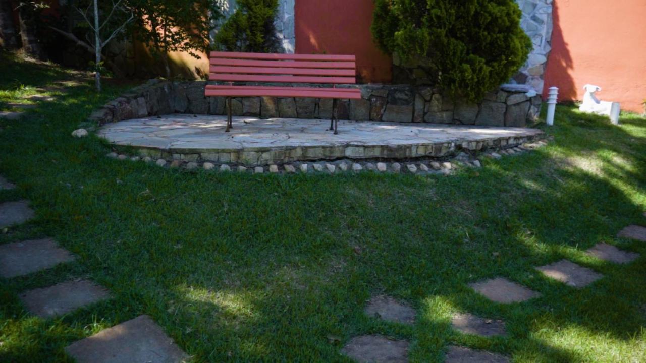 Belíssima Casa Com Extensa área Externa - Piscina, Sauna, Churrasqueira E Campo De Futebol - Com 5 Suítes E A 500 Metros Da Rua Pedras * Búzios