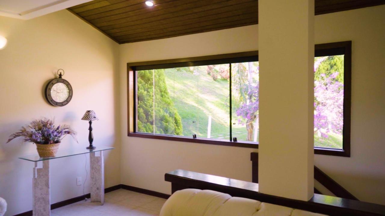 Belíssima Casa Com Extensa área Externa - Piscina, Sauna, Churrasqueira E Campo De Futebol - Com 5 Suítes E A 500 Metros Da Rua Pedras Búzios