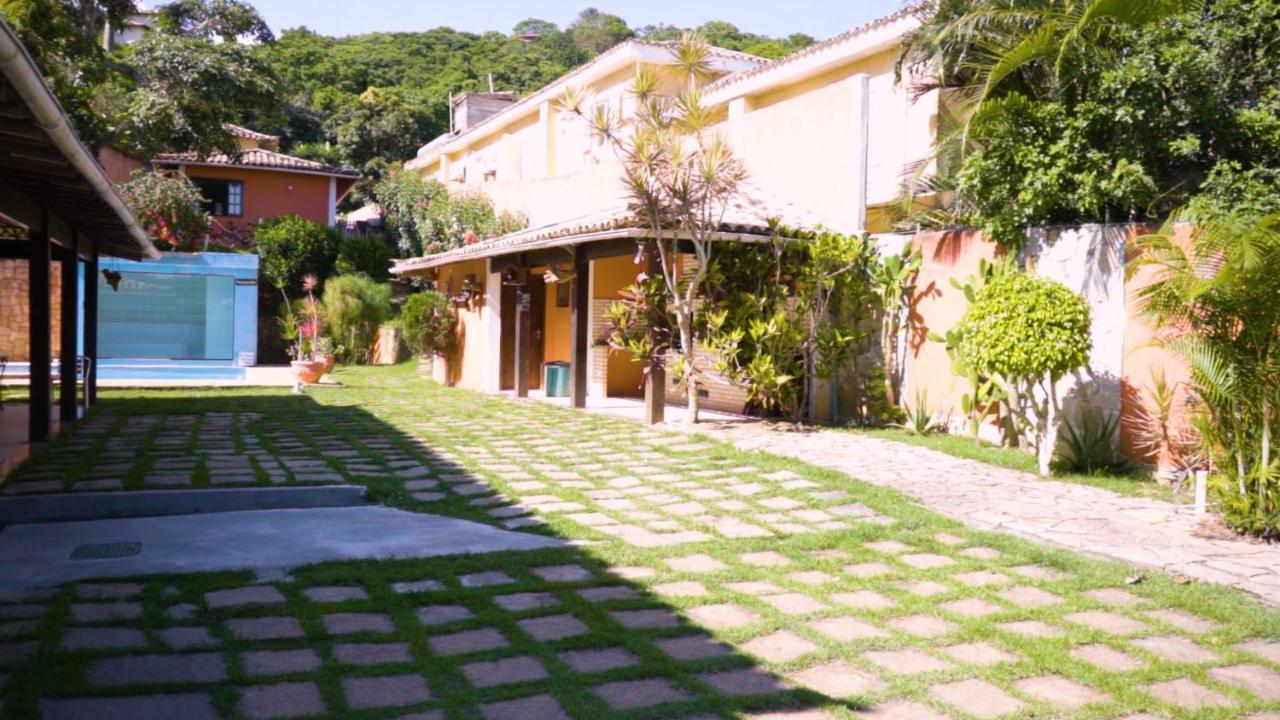 Belíssima Casa Com Extensa área Externa - Piscina, Sauna, Churrasqueira E Campo De Futebol - Com 5 Suítes E A 500 Metros Da Rua Pedras Сasa de vacaciones Búzios