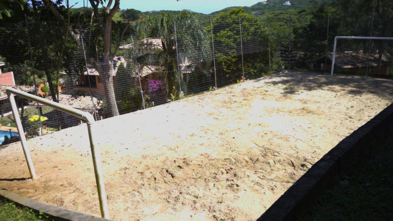 Belíssima Casa Com Extensa área Externa - Piscina, Sauna, Churrasqueira E Campo De Futebol - Com 5 Suítes E A 500 Metros Da Rua Pedras *