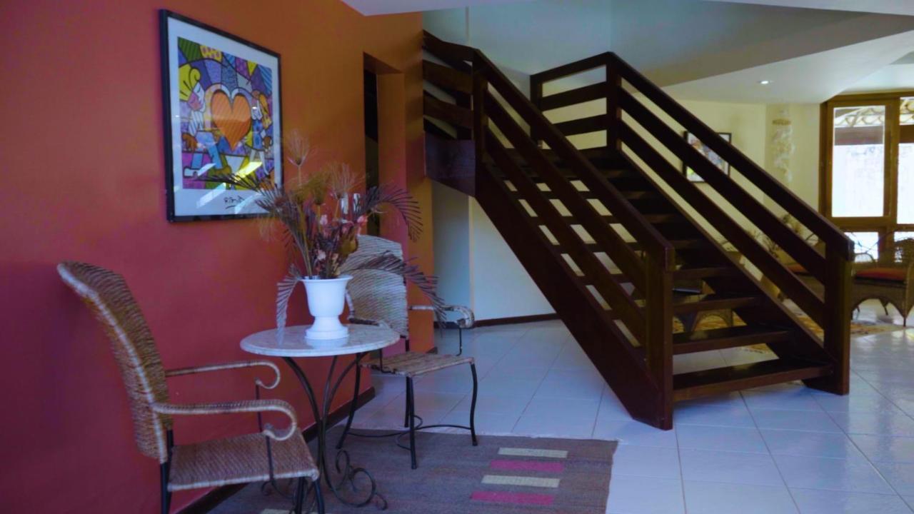Сasa de vacaciones Belíssima Casa Com Extensa área Externa - Piscina, Sauna, Churrasqueira E Campo De Futebol - Com 5 Suítes E A 500 Metros Da Rua Pedras Búzios