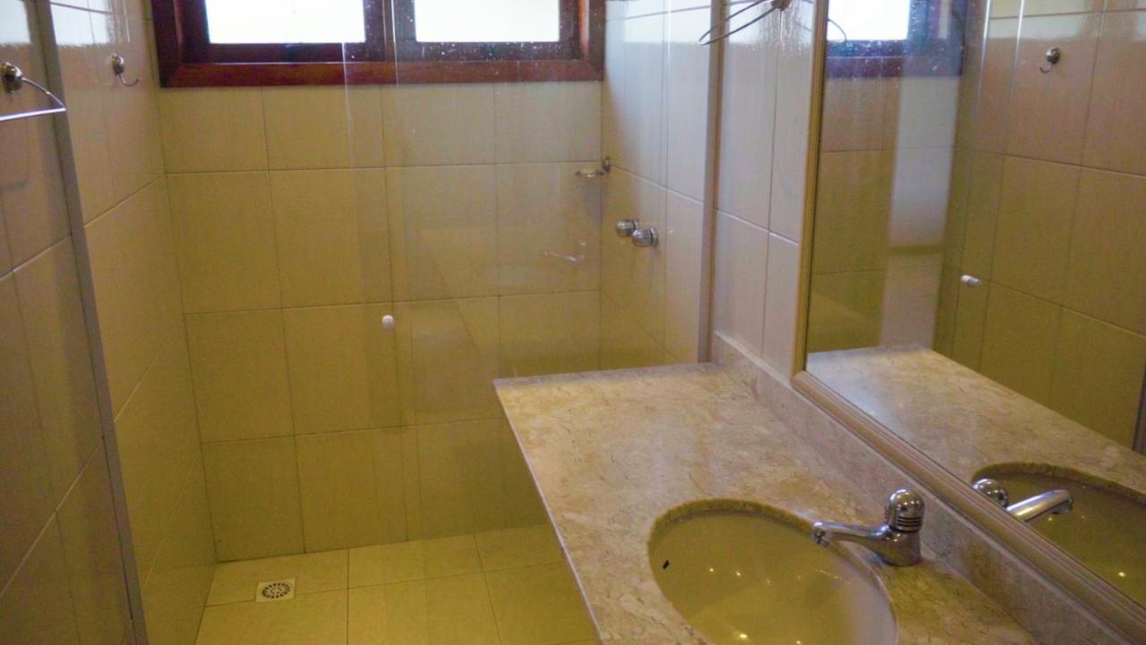 Belíssima Casa Com Extensa área Externa - Piscina, Sauna, Churrasqueira E Campo De Futebol - Com 5 Suítes E A 500 Metros Da Rua Pedras Сasa de vacaciones Búzios