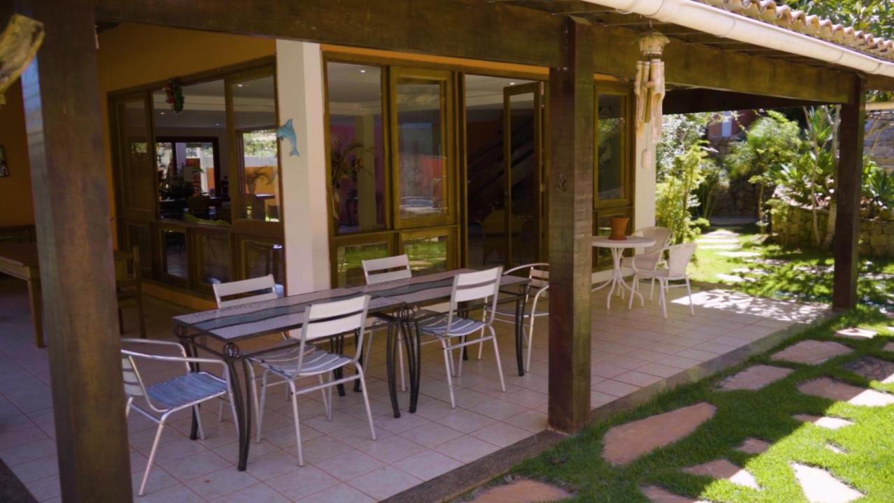 Belíssima Casa Com Extensa área Externa - Piscina, Sauna, Churrasqueira E Campo De Futebol - Com 5 Suítes E A 500 Metros Da Rua Pedras Сasa de vacaciones