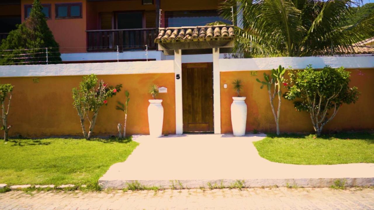 Belíssima Casa Com Extensa área Externa - Piscina, Sauna, Churrasqueira E Campo De Futebol - Com 5 Suítes E A 500 Metros Da Rua Pedras Сasa de vacaciones