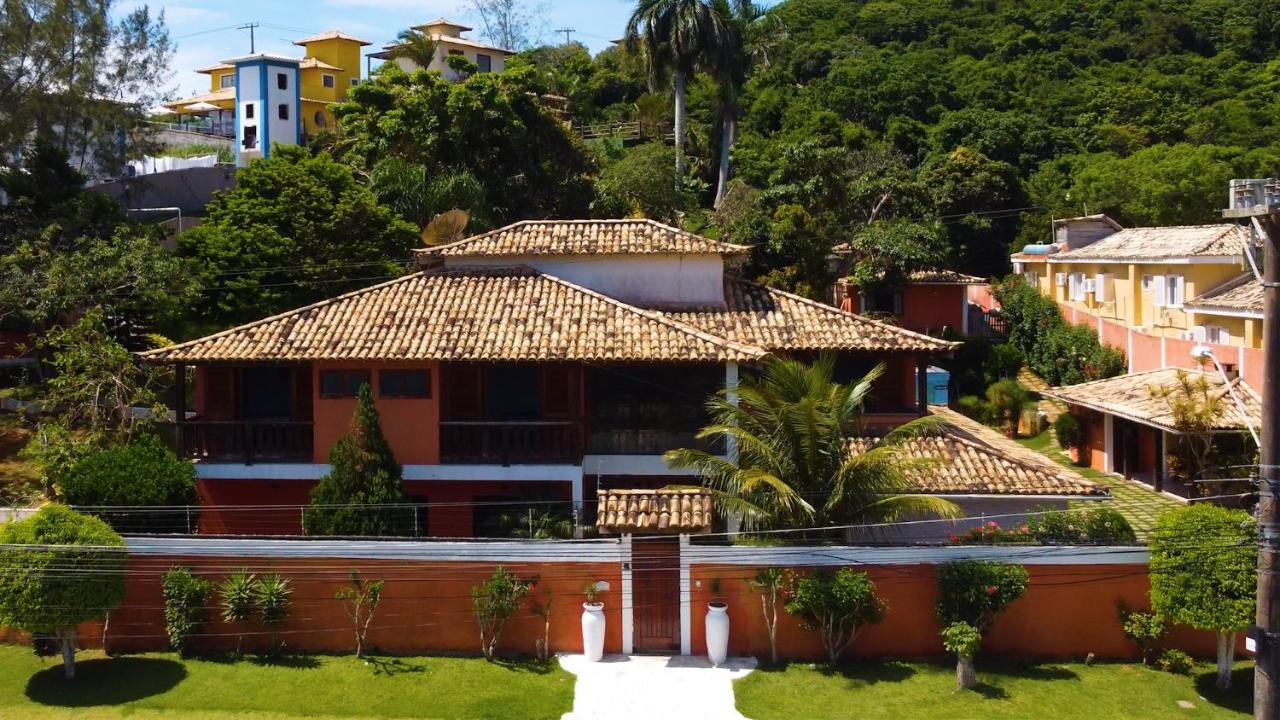 Belíssima Casa Com Extensa área Externa - Piscina, Sauna, Churrasqueira E Campo De Futebol - Com 5 Suítes E A 500 Metros Da Rua Pedras Сasa de vacaciones